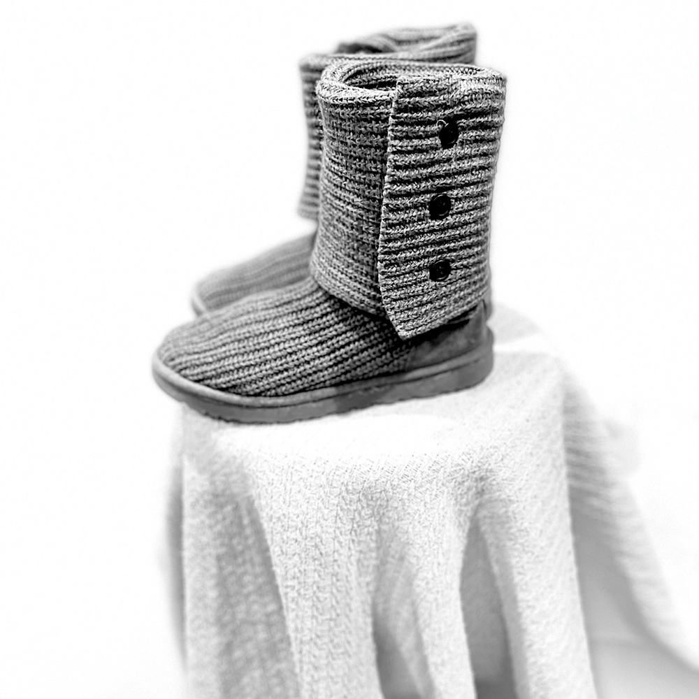 Ugg Boots- Classic Cardy Size 8